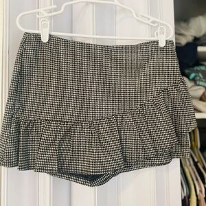 Black, white skirt/skort